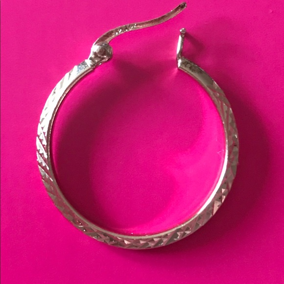 🛍Gold Over 925 Laser Cut Hoop Earrings w/Gift Bag - Picture 6 of 6